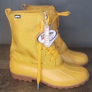NWT Native Duck Boots
